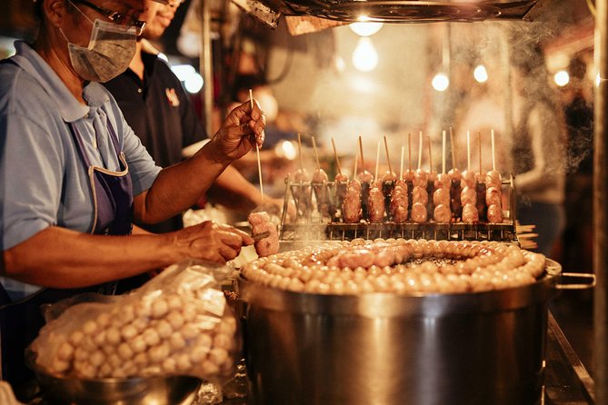 A Magical Evening in Chiang Mai: Private City Tour - Meeting Points: Start Where the Tour Starts