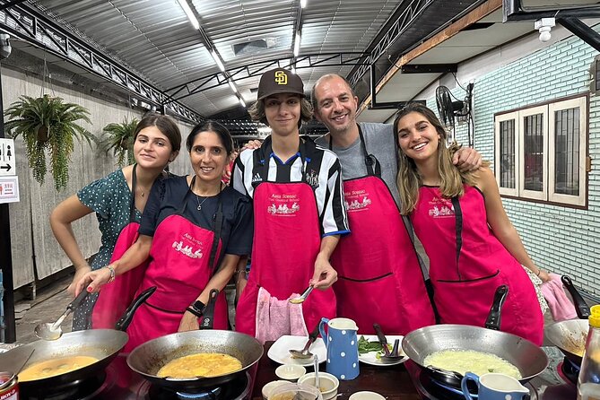 Authentic Thai Cooking Class and Farm Visit in Chiang Mai - Who should book this cooking class