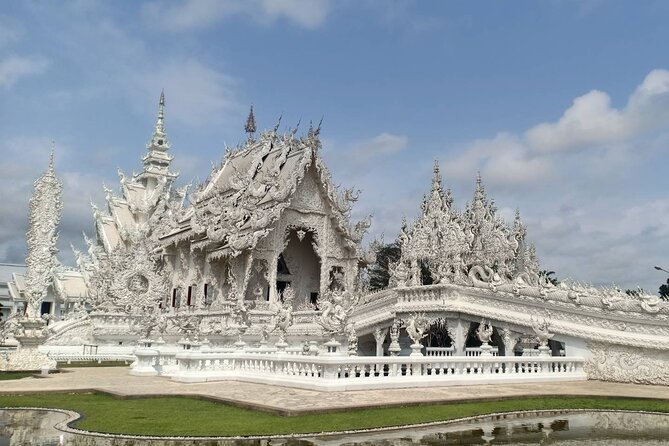 Best Places in Chiang Rai White, Blue, Big Buddha, Tea Plantation - Tea Plantation at Singha Park: pretty views, mostly quick tasting