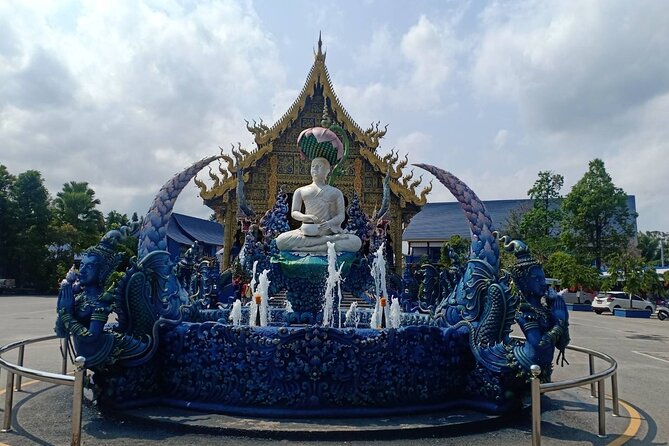 Best Places in Chiang Rai White, Blue, Big Buddha, Tea Plantation - The 7:15 am start: how the day stays on schedule