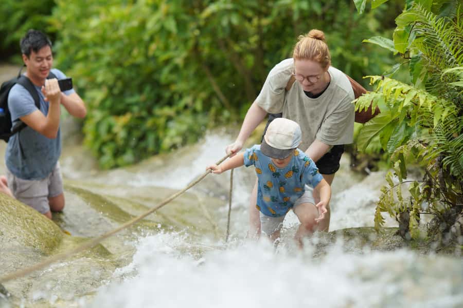 Chiang Mai: Bua Thong Sticky Waterfall & Huge Cave & Buffet - Lunch and snacks: Thai buffet meal plus seasonal fruit