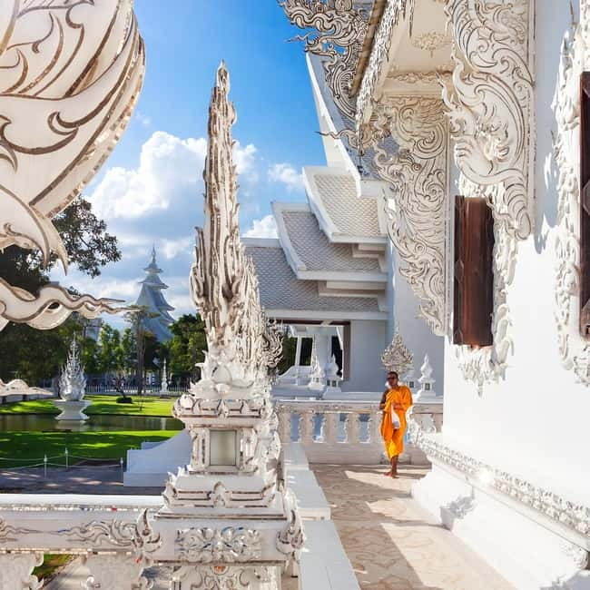 Chiang Mai: Chiang Rai Famous Temples & Hot Springs Day Trip - Mae Kachan Hot Spring: A Quick Break With Photo Potential