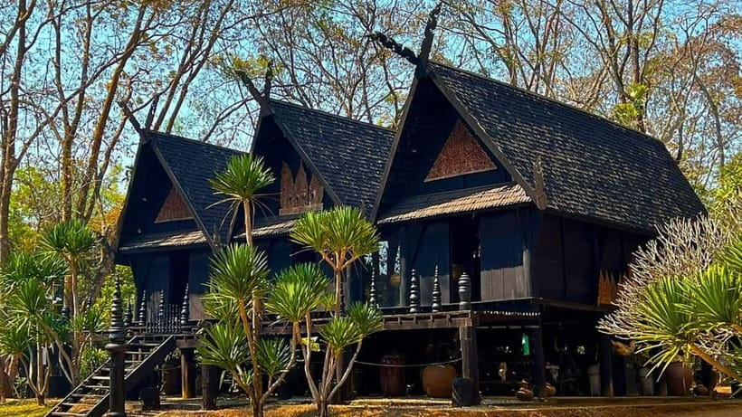 Chiang Mai: Chiang Rai Temples, Golden Triangle & Boat Tour - Quick hits before you go