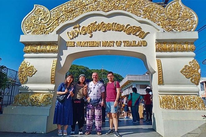 Chiang Mai-Chiang Rai:White+Black+Blue Temple+Golden Triangle+Boat Trip - Price and logistics: does $74.18 feel fair?