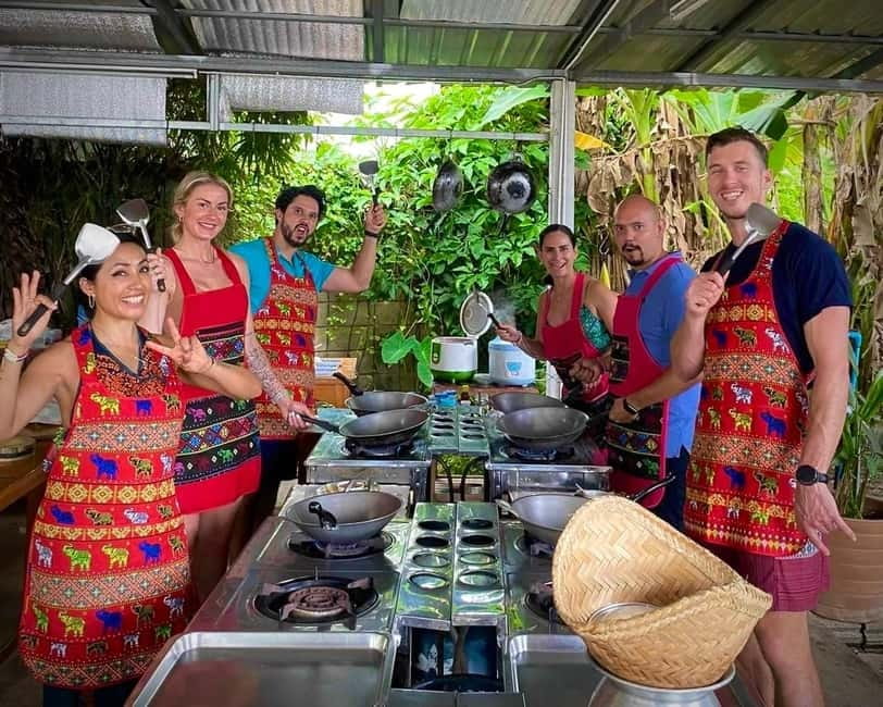 Chiang Mai: Cooking Class, Market & Thai Herbs Garden Tour - Dining in an Organic Kitchen Garden: Eating Is Part of the Lesson
