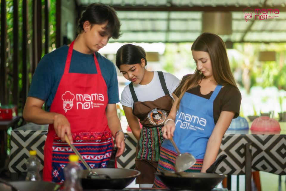 Chiang Mai: Cooking Class with Organic Farm at Mama Noi - Entering Chiang Mai’s Market Routine Before You Cook