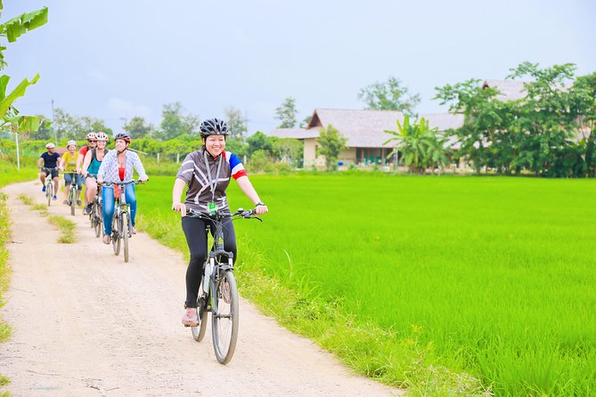 Chiang Mai Countryside Guided Bike Tour - Lamphun by train: start easy, keep the day flowing