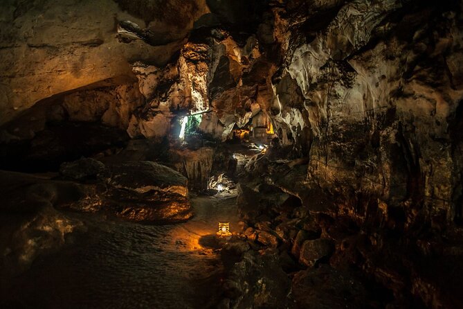 Chiang Mai Day Tour: Chiang Dao Cave and Hill Tribes - Stop 3: Ban Huai I-Ko hill tribe visit with five groups in focus