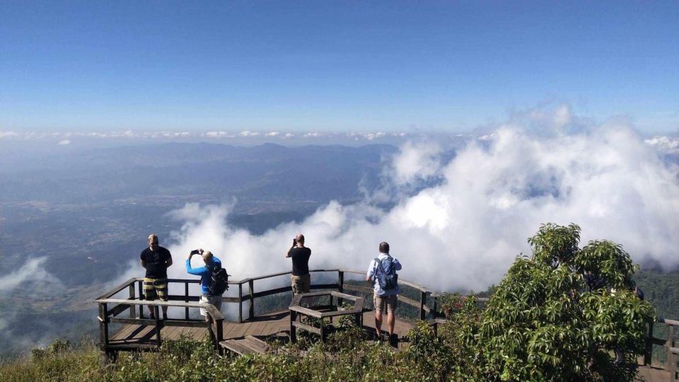 Chiang Mai: Doi Inthanon Park Day Trip with Kiw Mae Pan Hike - King and Queen’s Pagodas: Royal Memorials With Photo-Stop Payoff