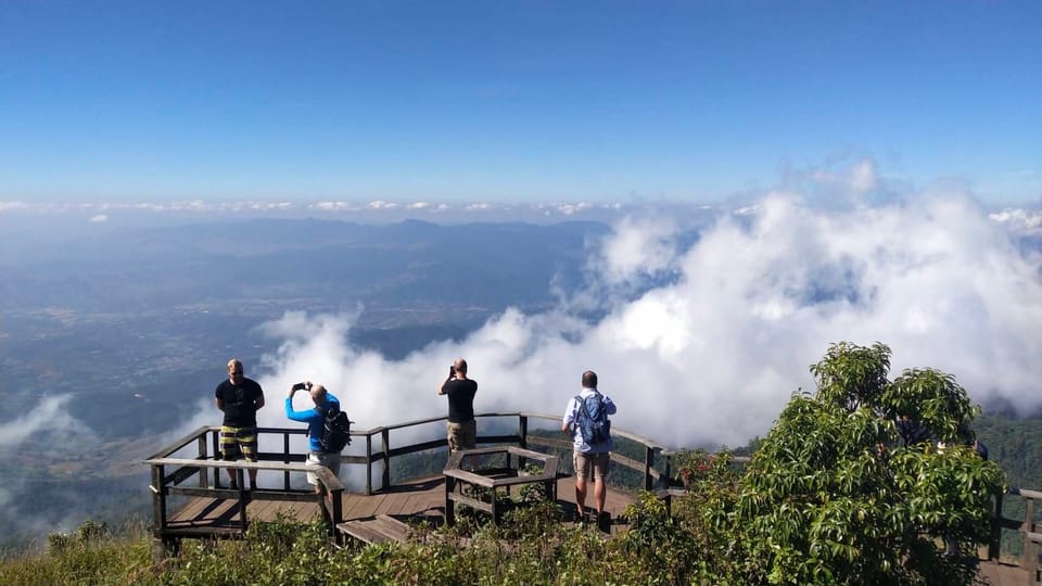 Chiang Mai: Doi Inthanon Park with Kew Mae Pan Hike Day Trip - Twin Pagodas at 60 years: Pra Mahatat Noppamethanedon & Nopphonphusiri