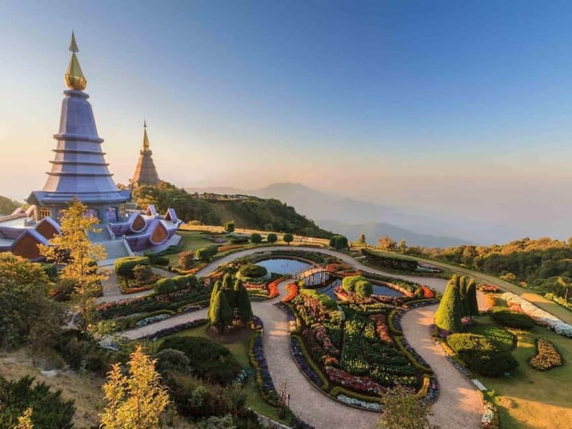 Chiang Mai: Doi Inthanon Trip with Pha Dok Siew Guided Trek - First you ride out: timing, vans, and the 400 THB park fee twist