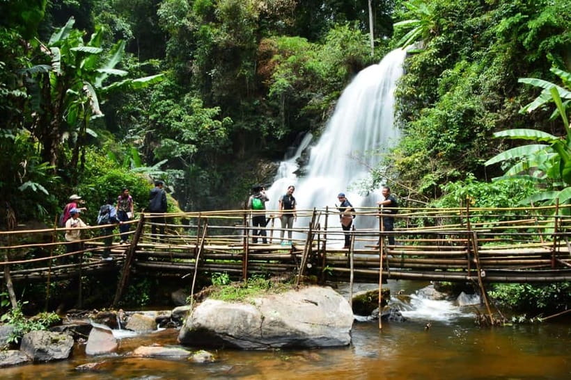Chiang Mai: Doi Inthanon Trip with Pha Dok Siew Guided Trek - Waterfall time at Wachirathan: stunning photos, no swimming