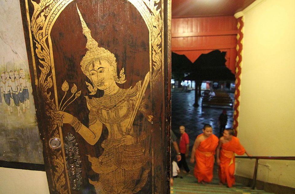 Chiang Mai: Doi Suthep & Wat Umong Twilight Tour with Pickup - The monk ceremony moment: what it adds beyond photos