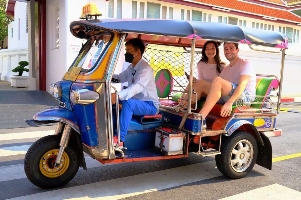 Chiang Mai: Exploration of Old City by Private Tuk-Tuk - Three Kings Monument and Tha Phae Gate: city memory at street level