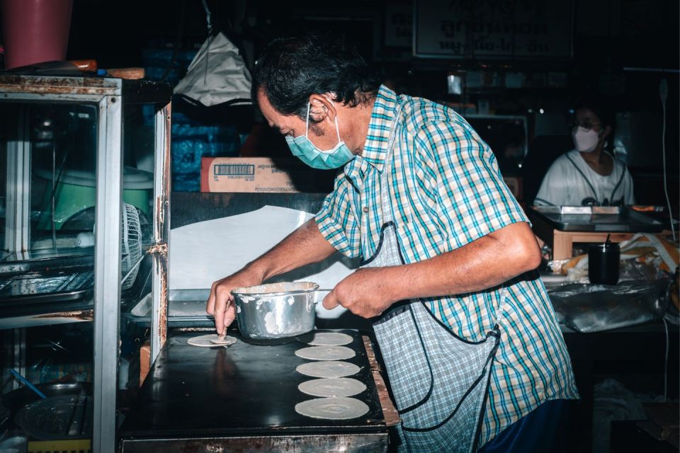 Chiang Mai: Food Tour by Songtheaw Truck with 15+ Tastings - The guide’s ingredient lessons: spices you can smell, not just hear about