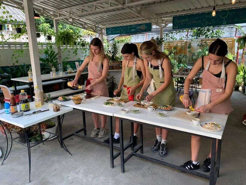 Chiang Mai: Half Day Cooking Class at Organic Farm - Choosing Your Organic Setting in Chiang Mai (City Garden vs Yard vs Farm)