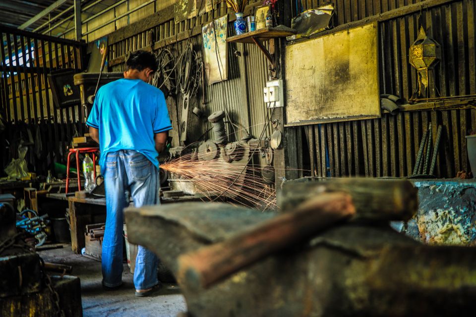 Chiang Mai: Half-Day Old Town Cycling Tour - The Blacksmith Community Stop: Seeing Work, Not Just Wonder