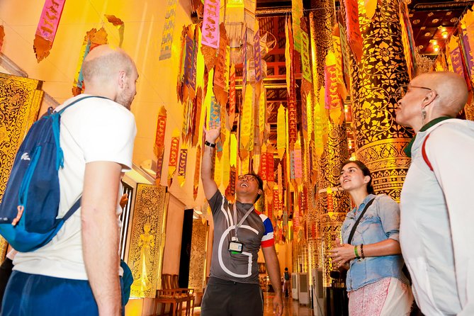 Chiang Mai: Historic Old City Bike Tour - Morning or Night - Wat Inthakhin and the Three Kings: where symbolism shows up