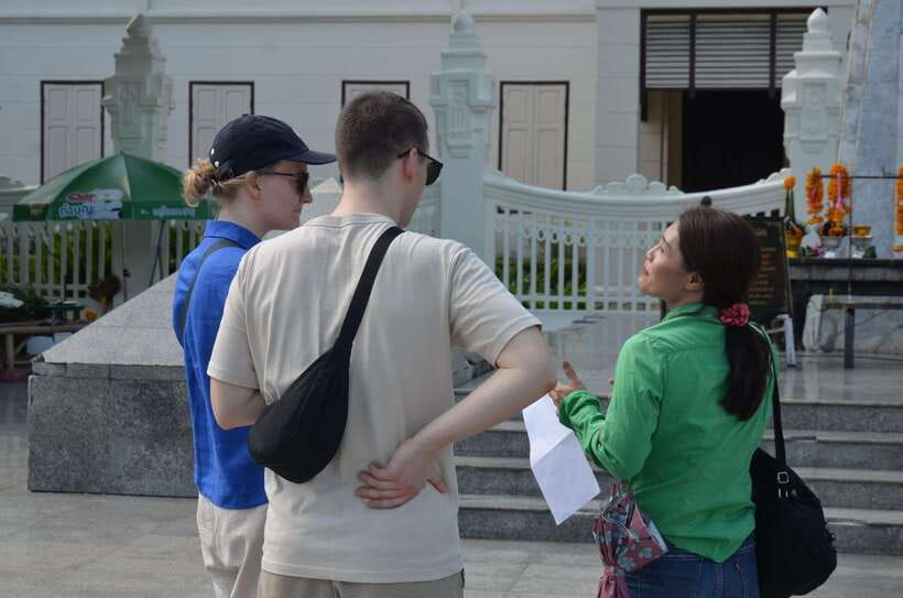 Chiang Mai: Historic Temples and City Guided Walking Tour - Three Kings Monument: history in an open square