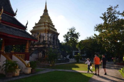 Chiang Mai: Historic Temples and City Guided Walking Tour - Starting at Wat Chiang Man: your oldest clue to the city