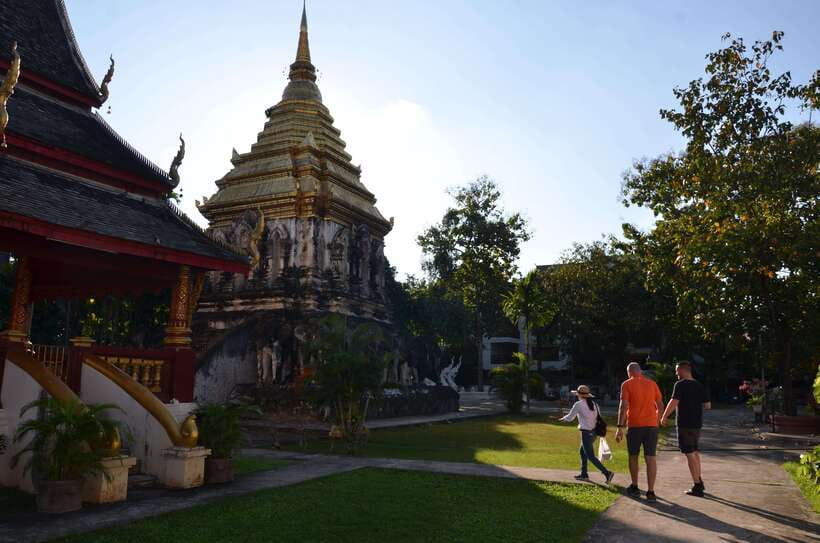 Chiang Mai: Historic Temples and City Guided Walking Tour - Starting at Wat Chiang Man: your oldest clue to the city