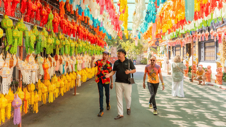 Chiang Mai: Historical and Culture Exploration Walking Tour - Wat Chedi Luang: ruins, a chedi scale-up, and a Buddha inside