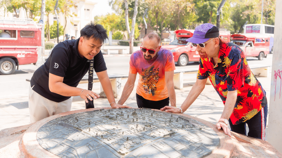 Chiang Mai: Historical and Culture Exploration Walking Tour - What the guide actually adds (and why small groups matter)