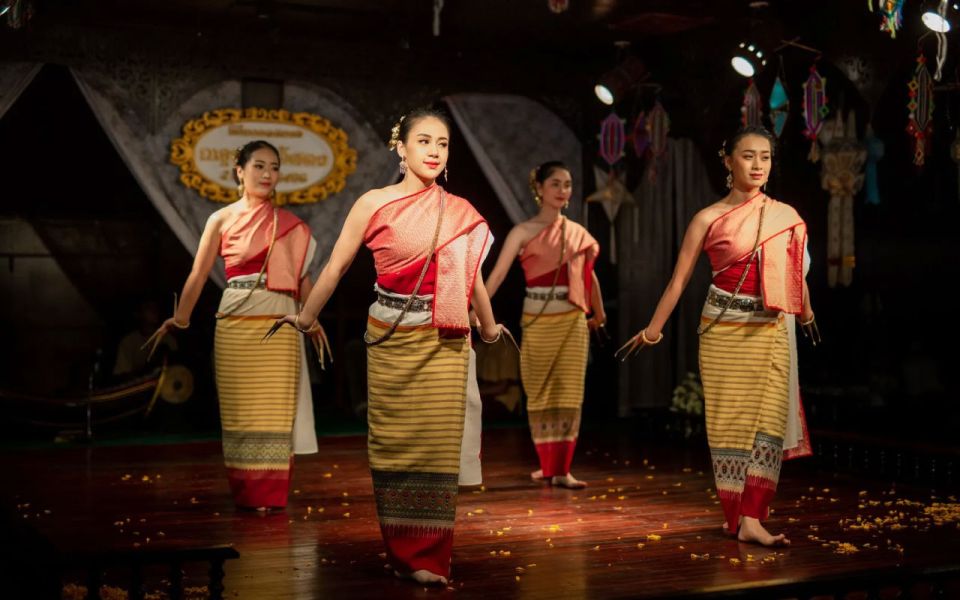Chiang Mai: Khantoke Dinner with Traditional Performance - What $25 really covers: set menu vs buffet, shared portions, and drinks