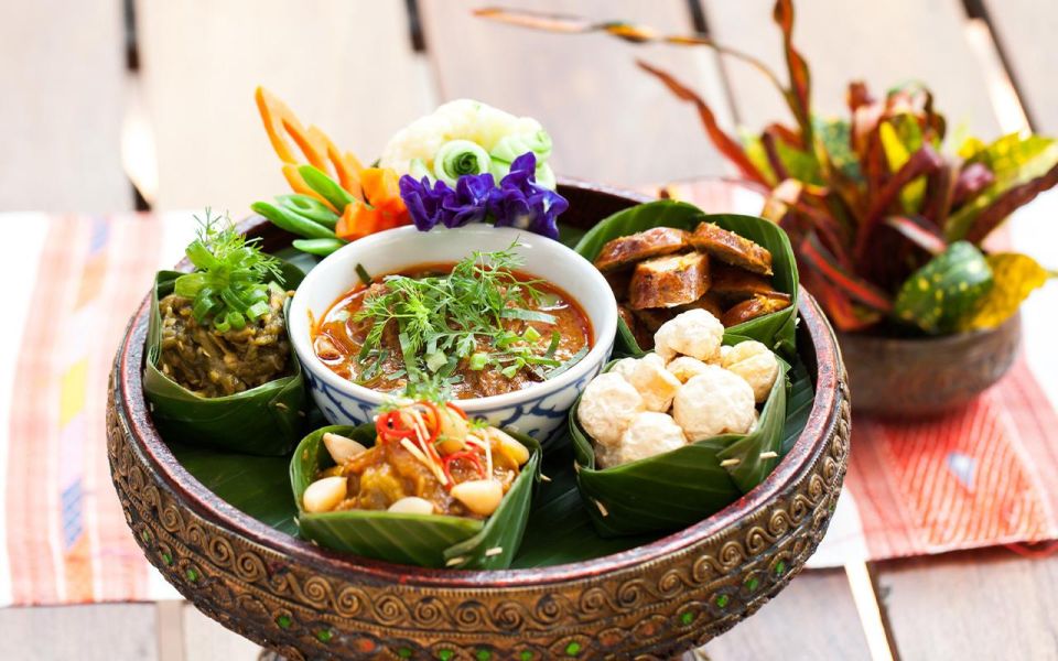 Chiang Mai: Khantoke Dinner with Traditional Performance - Should you book the Chiang Mai Khantoke Dinner and Traditional Lanna Show?