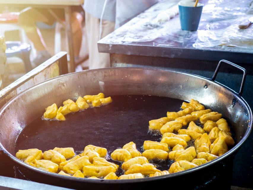 Chiang Mai: Local Food and Markets Guided Walking Tour - Your guide: the real difference between seeing and tasting