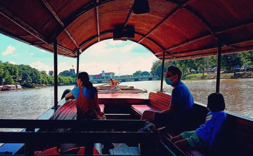 Chiang Mai: Mae Ping River Cruise & Optional Transfer - The Farmhouse Stop: Food, Herbs, and Calm Countryside Breathing Room