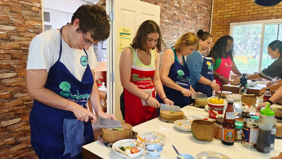 Chiang Mai: Morning Cooking Class with Market Visit - Best Fit: Who This Class Suits (and Who Should Skip)