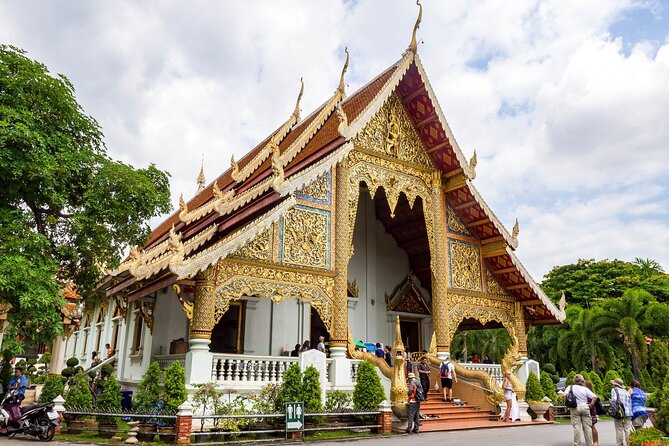 Chiang Mai Old City & Temples Guided Walking Tour - 3 Hrs - Stop 2: Wat Phan Tao’s Teak Carving Details You Might Miss Alone