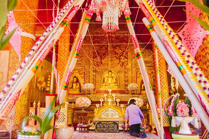 Chiang Mai Old City & Temples Guided Walking Tour - 3 Hrs - Stop 3: Wat Phra Singh’s Mosaic Sanctuary and Lavish Grounds