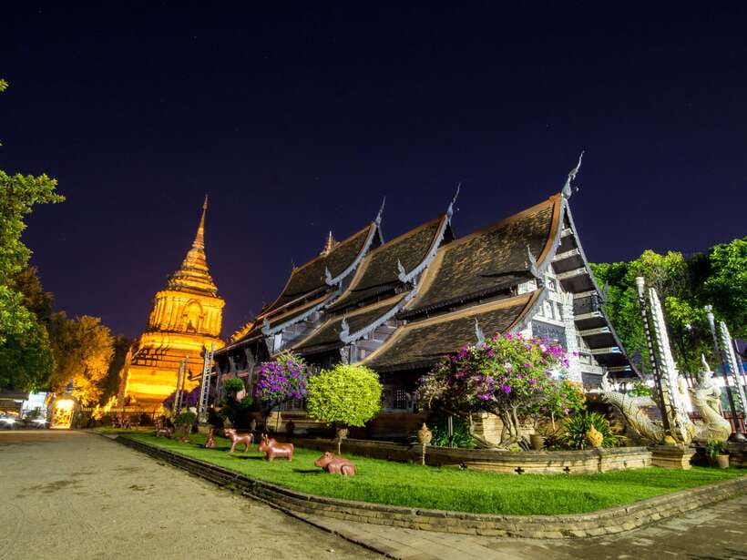 Chiang Mai: Private Historic Old City Bike Tour - Night - Clothing Rules You Should Know Before You Get There