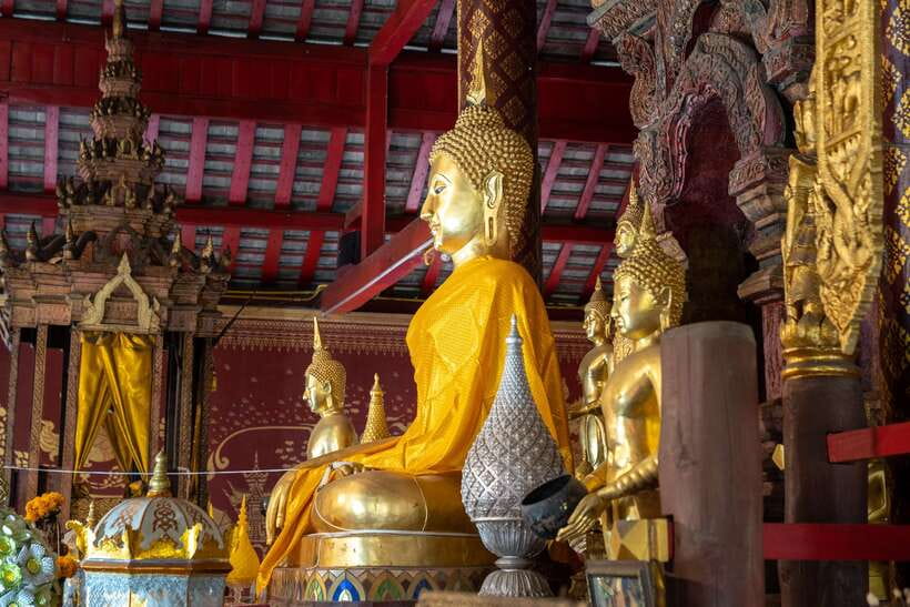 Chiang Mai: Private Historic Old City Bike Tour - Night - Bikes, Pace, and Safety: What You’ll Feel While Riding