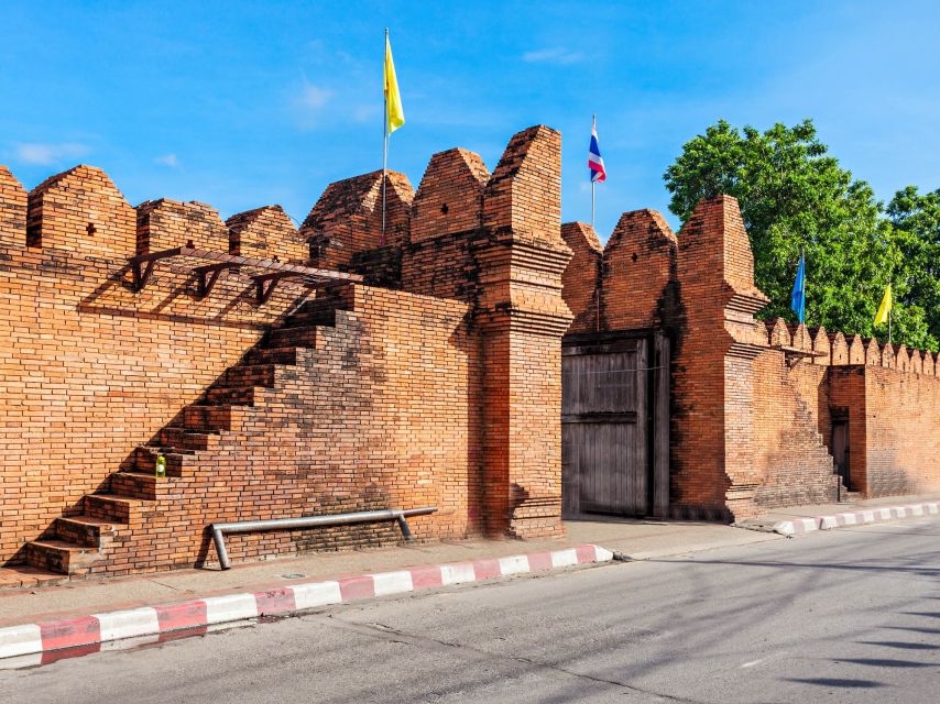 Chiang Mai: Private Tuk Tuk Tour of City Temples With Pickup - Key Things You’ll Notice on This Tuk Tuk Temple Tour