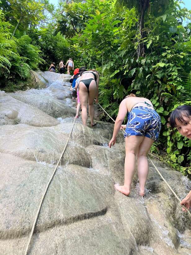 Chiang Mai: Sticky Waterfall scenic loop unseen lake &temple - Starting out: pickup at Three Kings Monument (and how the day runs)