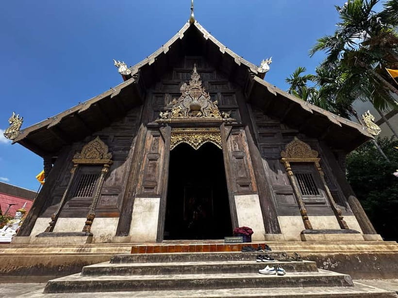 Chiang Mai: Temple And City Walking Tour Part I - Wat Chedi Luang: the ruined stupa that still dominates the skyline