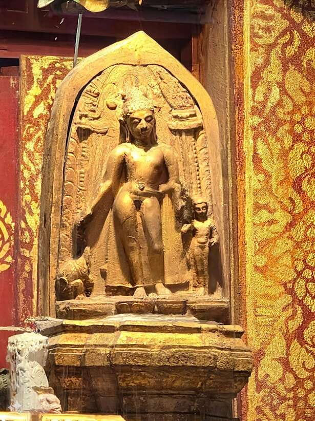 Chiang Mai: Temple & City Tour Part II - How the Guide Turns Stones Into Meaning (Eddy, Son, Big, and Katoon)