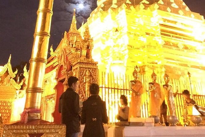 Chiang Mai Temples and Market Tuk Tuk Night Tour - Wat Chedi Luang Ruins: Big Stupa, Earthquake History