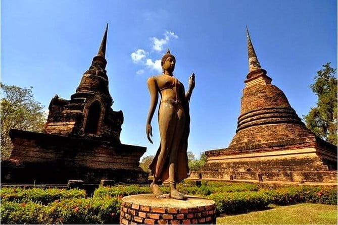Chiang Mai Temples and Market Tuk Tuk Night Tour - Guides Make It Feel Personal: Tik, Saman, Jane, and Nancy