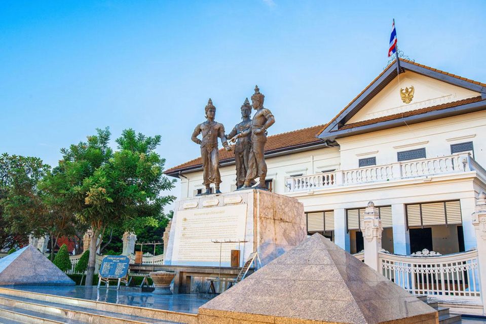 Chiang Mai: Temples and Street Food Night Tour by Tuk Tuk - Price and value: what $41 really buys you