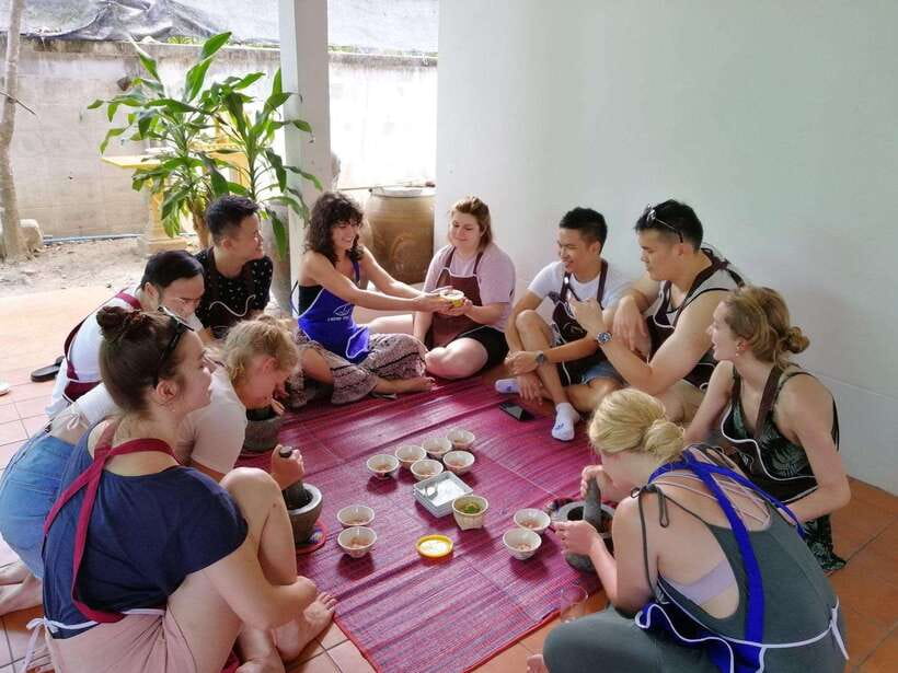 Chiang Mai: Thai Cooking and Market Tour with Lanna Smile - Fresh market tour: your shortcut to better Thai cooking later