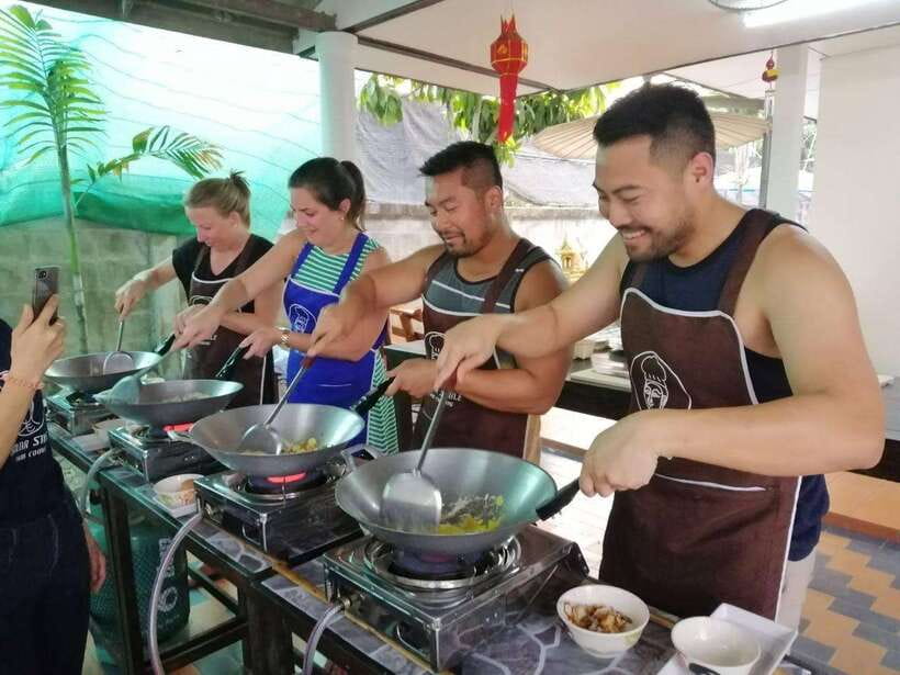 Chiang Mai: Thai Cooking and Market Tour with Lanna Smile - Price and what you’re really paying for ($31 for 5 hours)