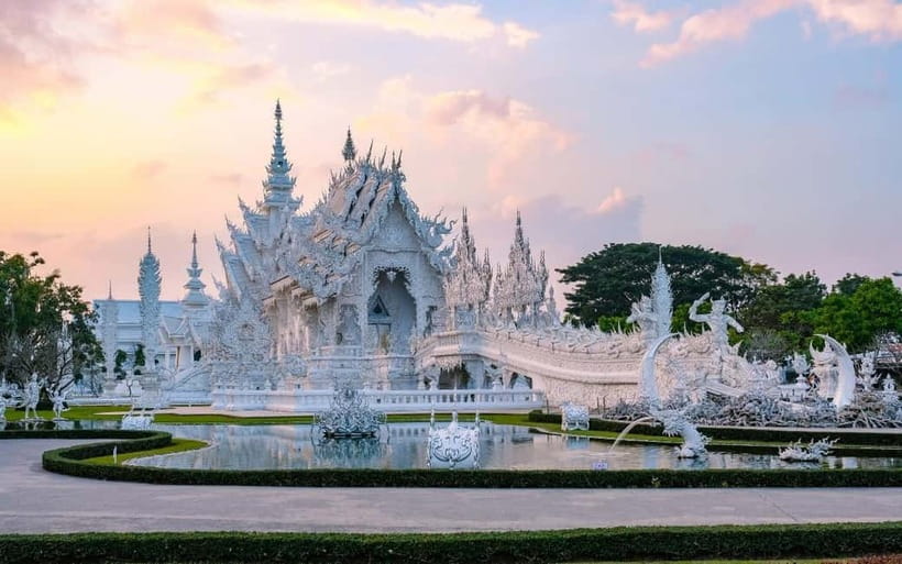 Chiang Mai: White and Blue Temples and Lalita Cafe - Long Neck Karen Village: Pick Option A or Option B on Purpose