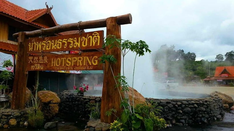 Chiang Mai: White and Blue Temples and Lalita Cafe - Wat Rong Khun (White Temple): The First Big Wow
