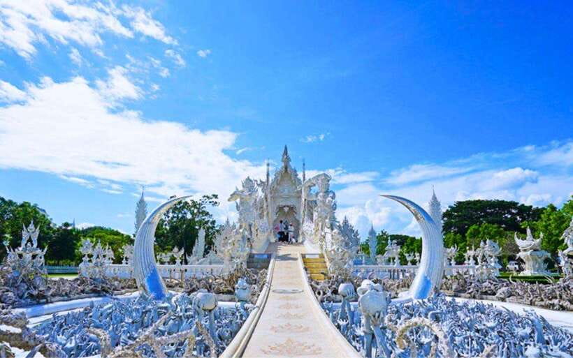 Chiang Mai: White, Blue & Big Buddha Temples in Chiang Rai - Huay Pla Kang (Big Buddha Temple): climbing to the Guanyin view