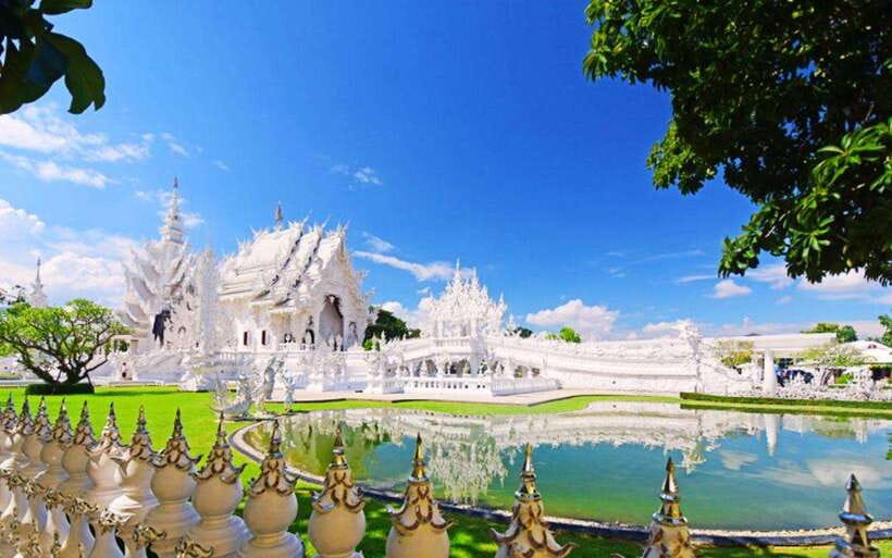 Chiang Mai: White, Blue & Big Buddha Temples in Chiang Rai - Long Neck Karen Village: Option A vs Option B (and what it means)
