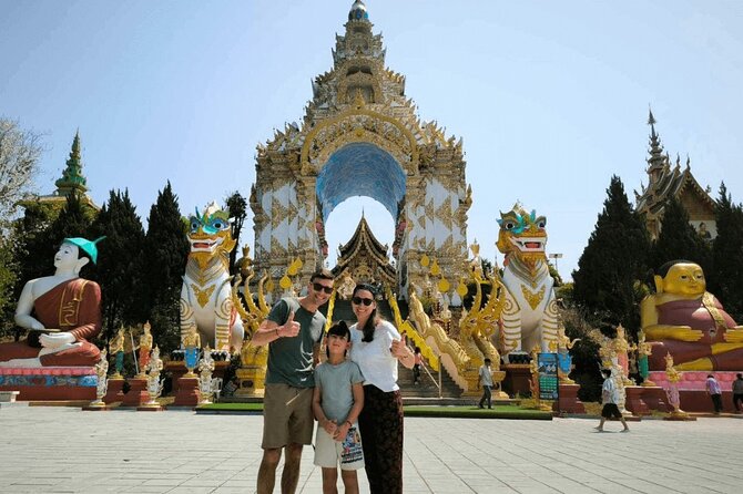 Chiang Rai Private Tour With Golden Triangle Option - The quirky stops: Lalitta Café, Black House, and Longneck Karen Village